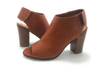 Coconuts by Matisse Peep Toe Bootie Block Heel Faux Leather Cognac Brown Sz 5.5
