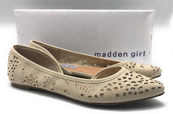 Madden Girl Women's ILLUSIVE Slip On Flats w/Cut Outs, Cream, 6 M - New In Box